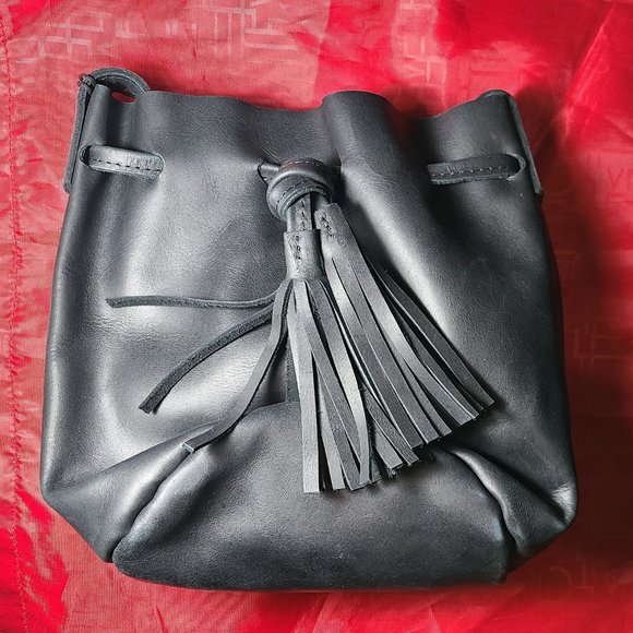 Able Bucket Purse - Tassel Black Leather Ethical Fair Trade Mod Twee Festival - Picture 4 of 15